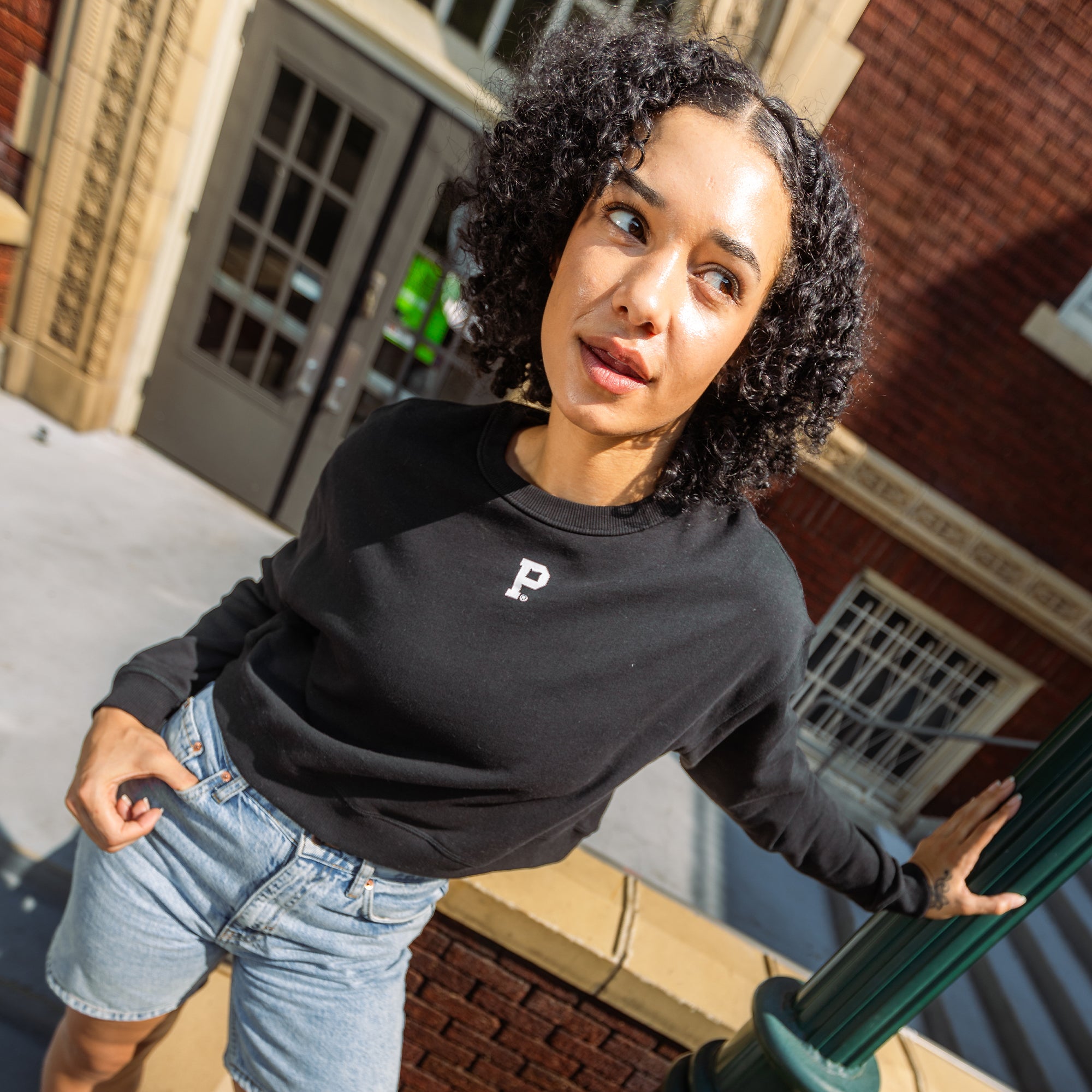 Women's HeavyKnit Centerpiece Cropped Crewneck