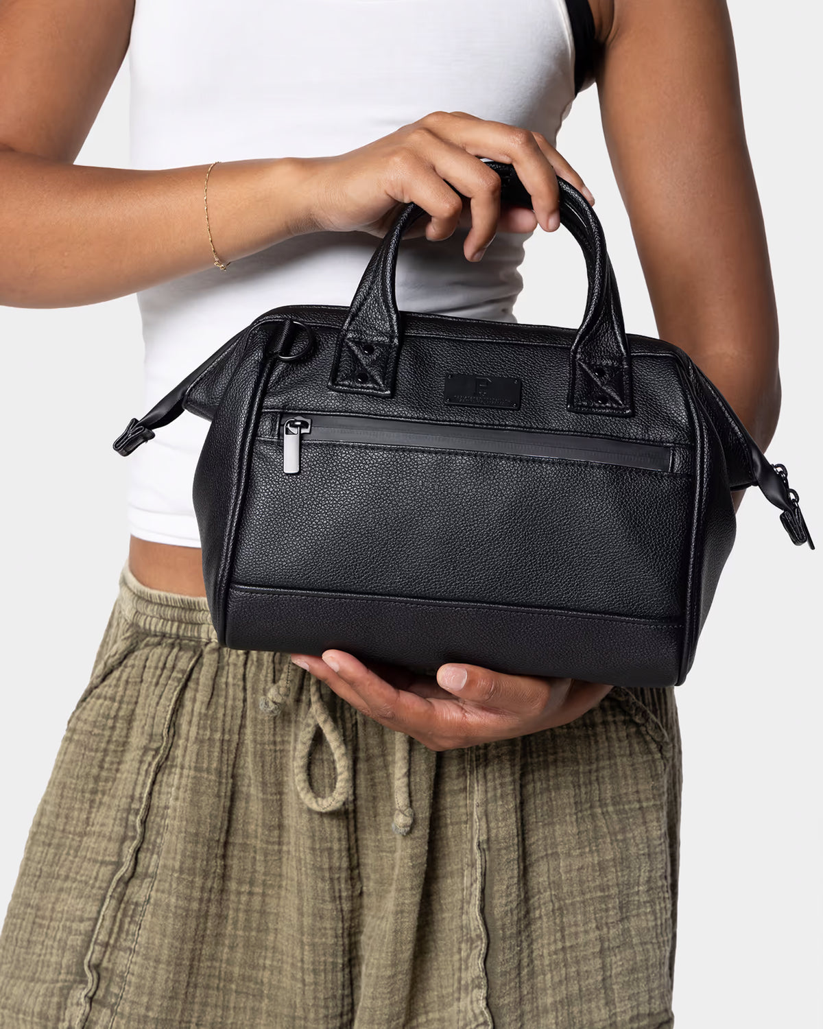 #color_black leatherlite